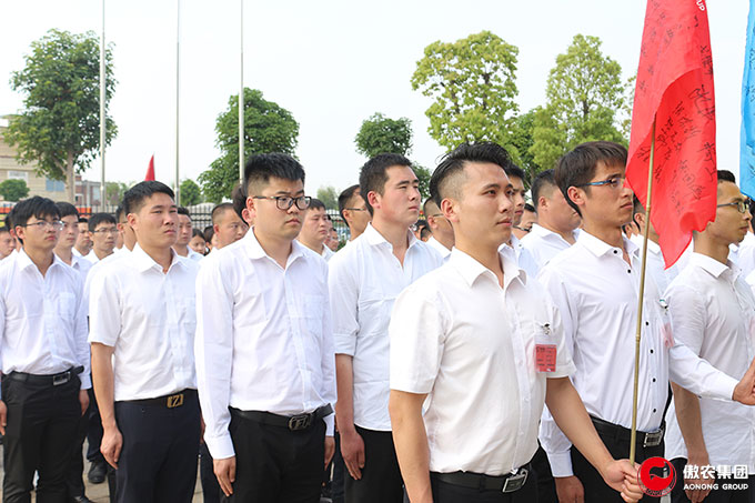 201804281557444751 ONE游戏官网-皇马巴塞赞助商
