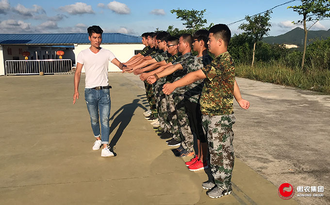 201807020855458675 ONE游戏官网-皇马巴塞赞助商
