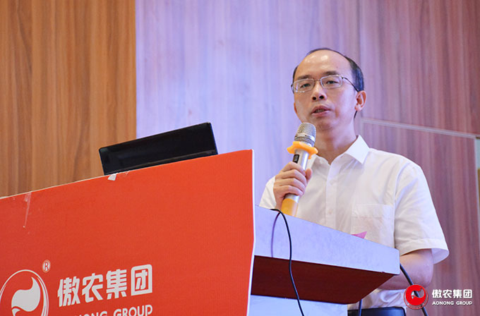 201807171300445496 ONE游戏官网-皇马巴塞赞助商