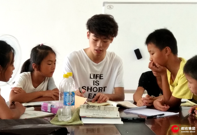 201808271446286622 ONE游戏官网-皇马巴塞赞助商