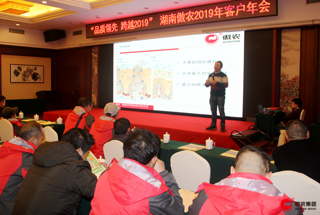 201901180959597108 ONE游戏官网-皇马巴塞赞助商