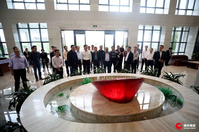 201905092058192171 ONE游戏官网-皇马巴塞赞助商