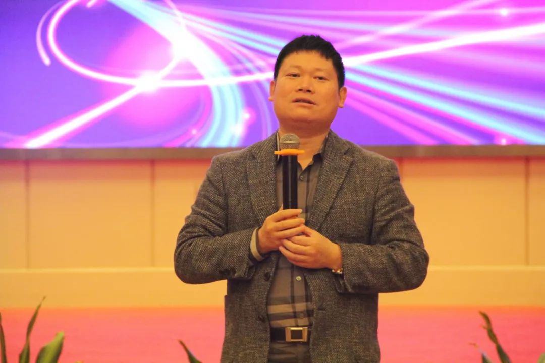 ONE游戏官网-皇马巴塞赞助商