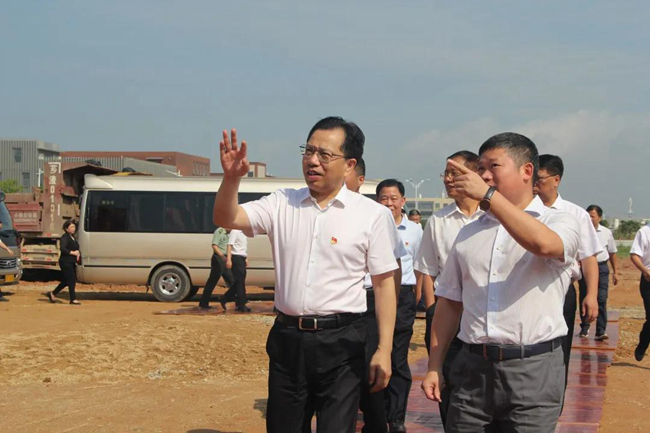 202009140934030184 ONE游戏官网-皇马巴塞赞助商