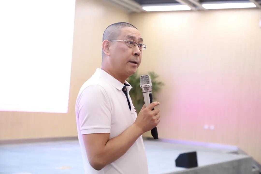 ONE游戏官网-皇马巴塞赞助商
