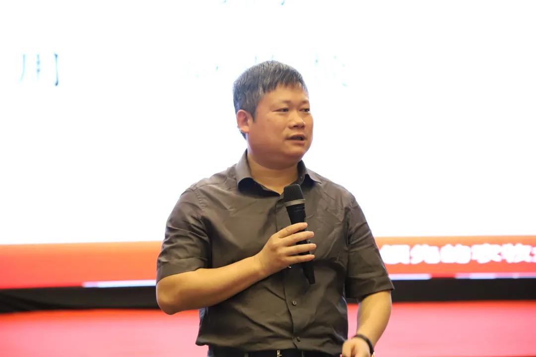 ONE游戏官网-皇马巴塞赞助商