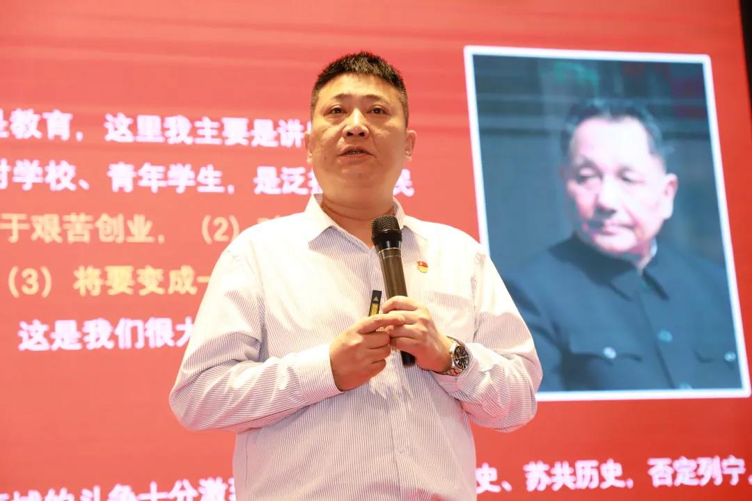 ONE游戏官网-皇马巴塞赞助商